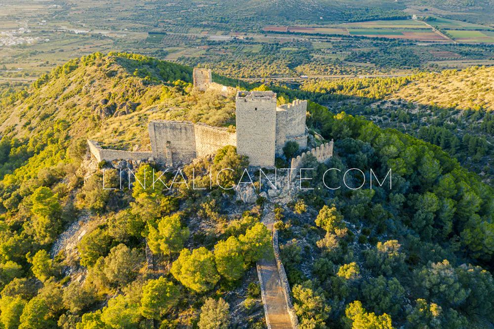 Castillo de Santa Magdalena de Pulpis, en la Serra d'Irta